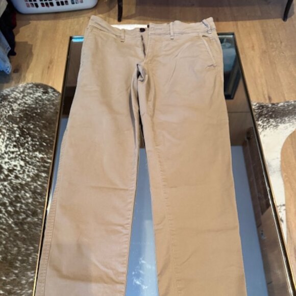 Pre-Loved Abercrombie & Fitch Men's Chinos - 28 W x 30 L - Picture 2 of 7